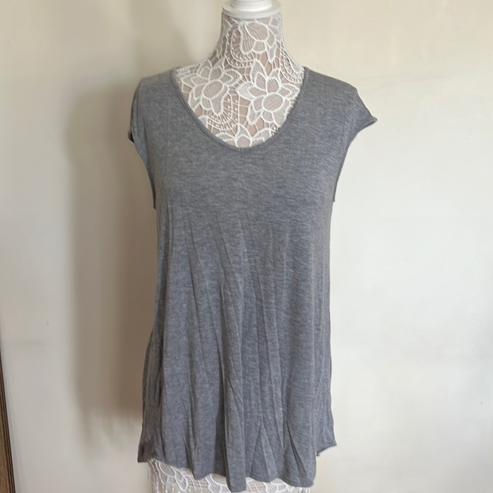 Neiman Marcus Gray Highlow Tunic Top